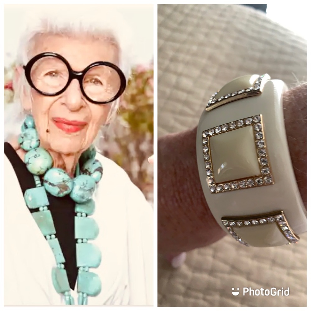 BEAUTIFUL BRACELET W/FREE HOOP EARRINGS
